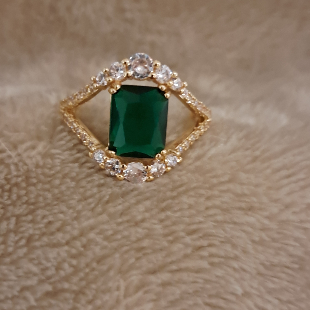 Emerald Green Gold Ring